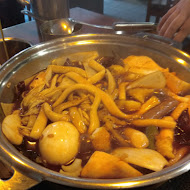 兩餐韓國年糕火鍋吃到飽