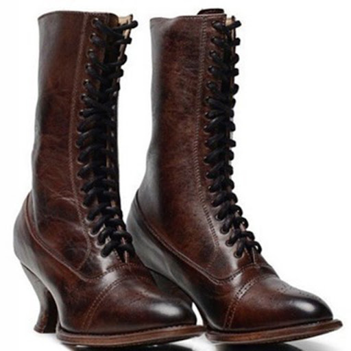 Title 3, Blackjack y botas de mujer para una experiencia...