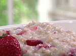 Steel-Cut Oats with Bananas and Strawberries was pinched from <a href="http://www.foodnetwork.com/recipes/jamie-deen/steel-cut-oats-with-bananas-and-strawberries-recipe/index.html" target="_blank">www.foodnetwork.com.</a>