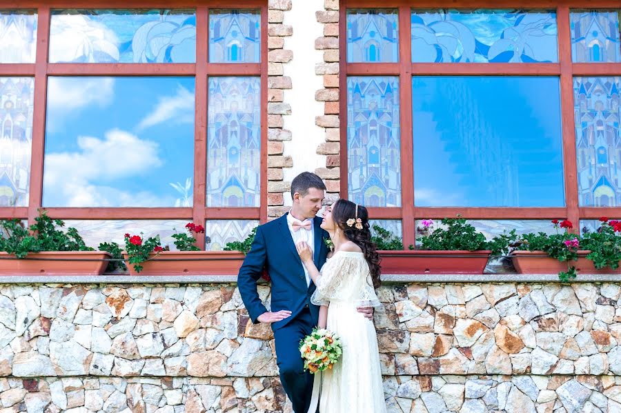 Wedding photographer Marina Garapko (colorlife). Photo of 19 August 2017