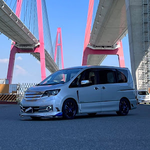 セレナ HC26