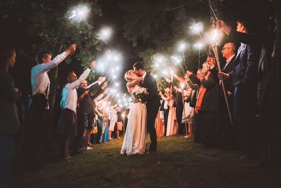 Fotógrafo de casamento Olegs Bucis (ol0908). Foto de 19 de fevereiro 2020