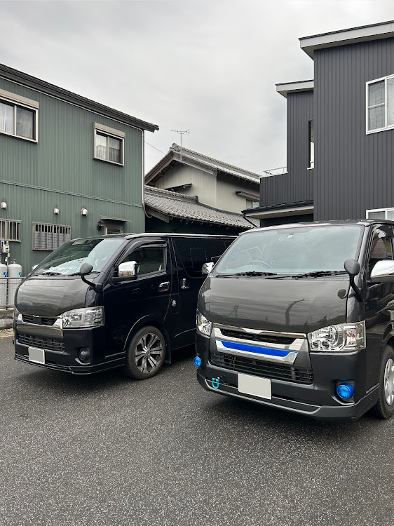 ハイエースバンのハイエース200系・取り付けオフ・ロードスターウイング・マーぷんさんありがとうございます🙇‍♂️・IZ86に関するカスタム事例の投稿画像1枚目