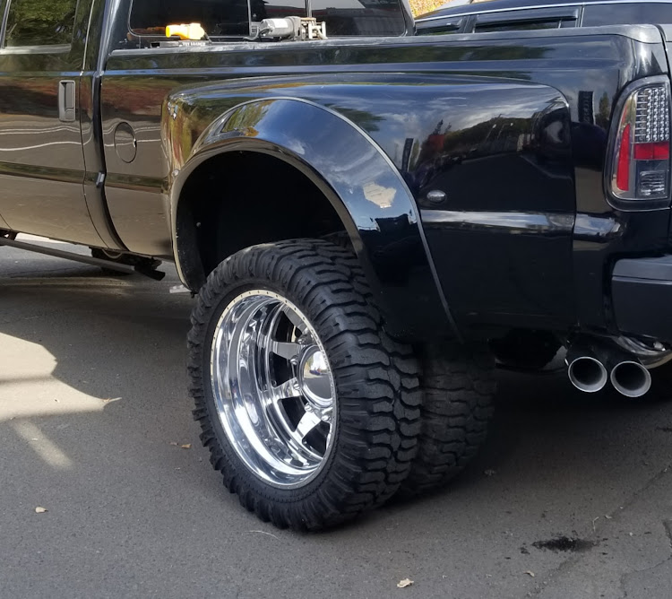 F-350のフォード・F-350・アメ車・リフトアップ・ピックアップに関するカスタム事例の投稿画像11枚目