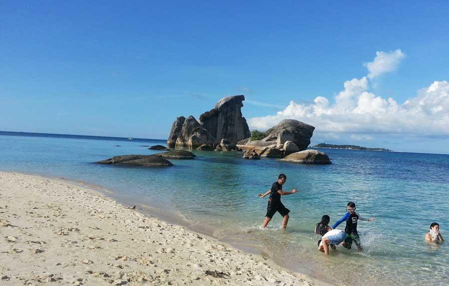 Hasil gambar untuk pulau burung banten