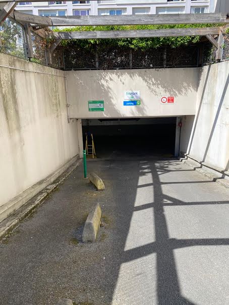 Location  parking   à Suresnes (92150), 78 €