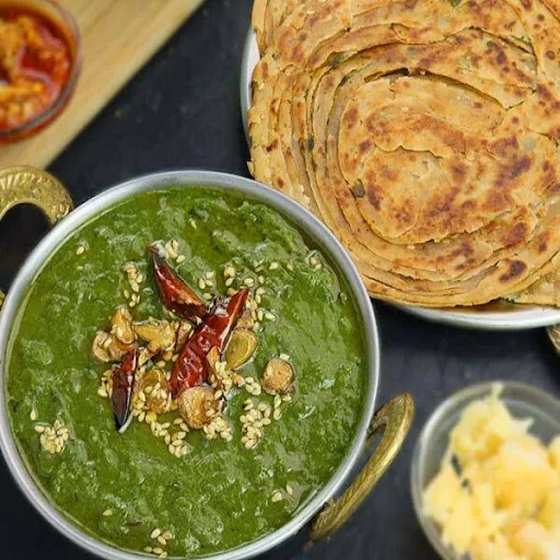 Lasuni Palak With Plain Paratha (2 Pcs)