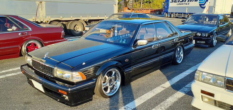 グロリアの俺たちのハチマルミーティング・セドリック・グロリア・シーマ・Y32に関するカスタム事例の投稿画像6枚目