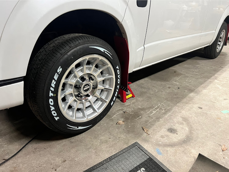 ハイエースバンのYSSショック・ブーツ交換・タイヤ、ホイール交換・エンケイバハ・日産 ノート E13に関するカスタム事例の投稿画像9枚目
