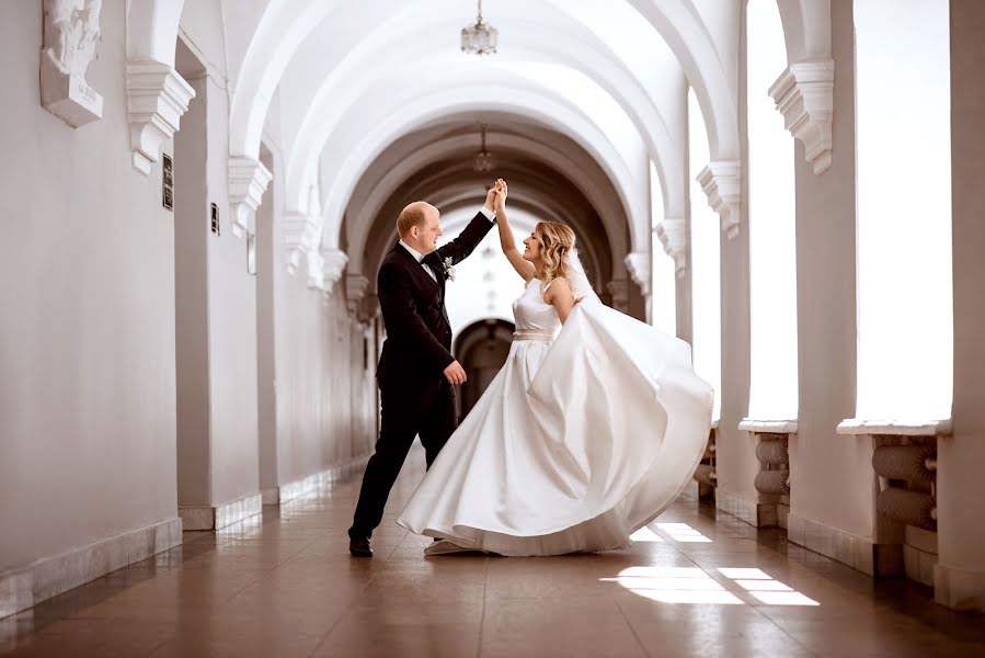 Fotógrafo de casamento Nataliya Salan (nataliasalan). Foto de 3 de setembro 2018