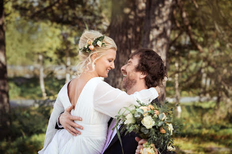 Fotografo di matrimoni Elena Sellberg (studioelenafoto). Foto del 14 aprile 2023