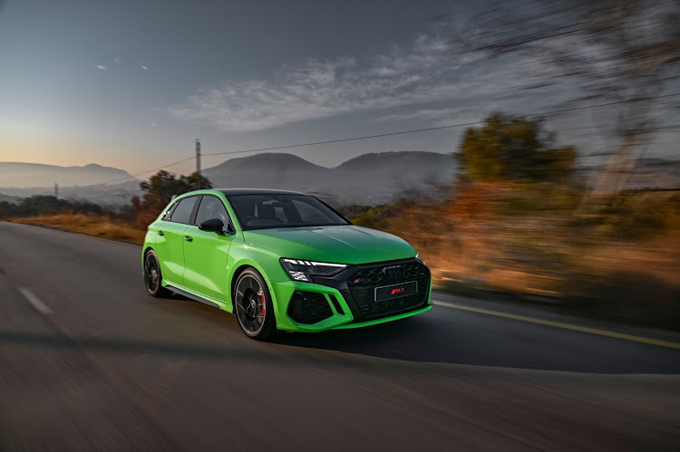 Eight exterior colors are available for the models, including the RS-specific Kyalami Green and Kemora Grey finishes.