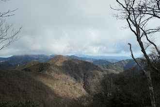 焼尾山から三国岳を望む