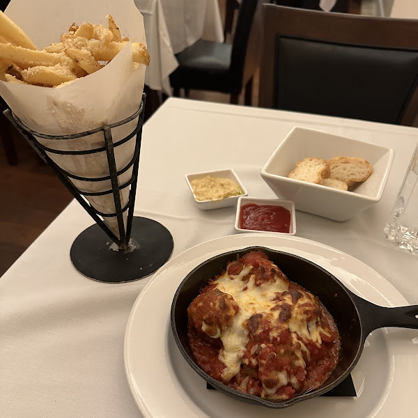 Bread, meatballs, truffle fries