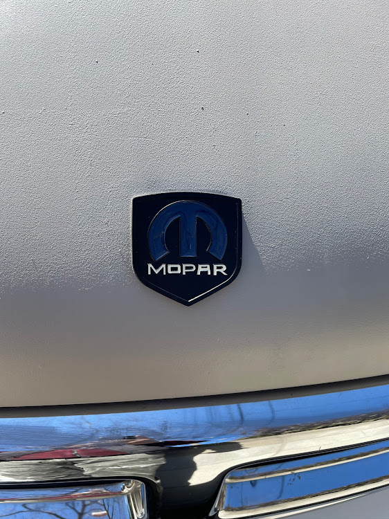ラム バンのv8・ラムバン・タカラ塗料・モパー・グレージュに関するカスタム事例の投稿画像2枚目