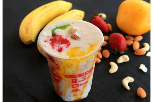 Fruits And Nuts Thickshake