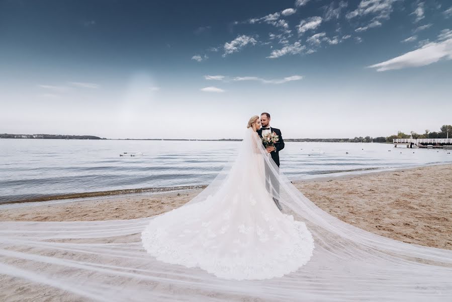 Wedding photographer Sergey Cherepanov (sergckr). Photo of 19 December 2019