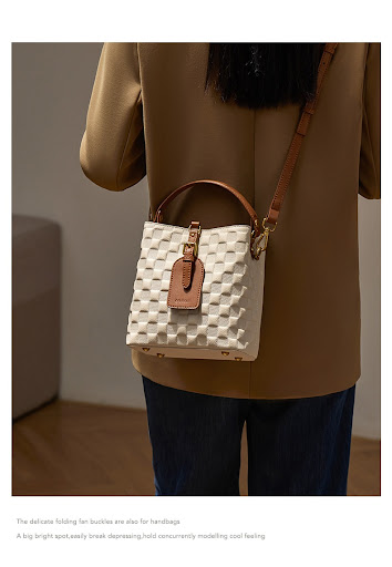 Title 5, Cowhide Bucket Niche Design Shoulder Commuter C...