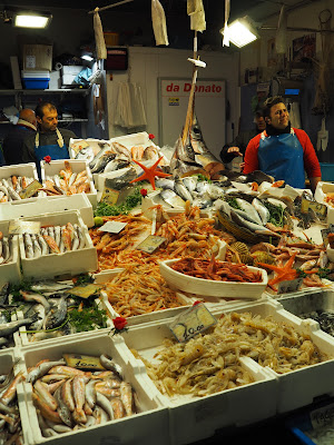 il banco del pesce  di marco_de_giosa