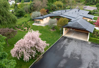 House with pool and garden 2