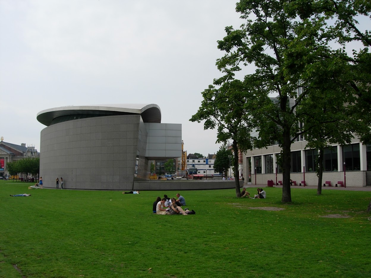 Museumplein à Amsterdam