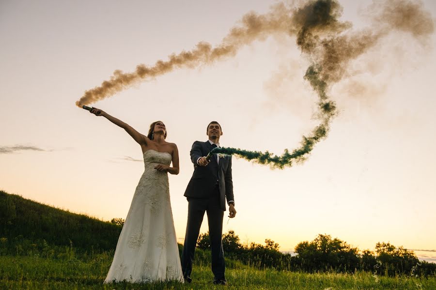 Fotógrafo de casamento Ayrat Sayfutdinov (89177591343). Foto de 11 de fevereiro 2016