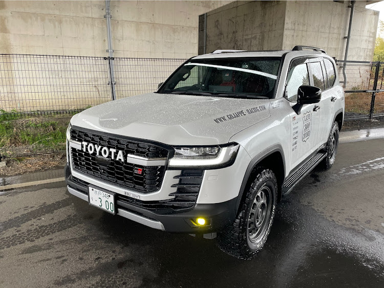 ランドクルーザーのトレッドパターン選手権・タイヤロック・愛車の好きな角度・リコール・ご近所高架下に関するカスタム事例の投稿画像4枚目