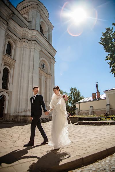 婚礼摄影师Lesia Dubeniuk（lesych）。2017 4月14日的照片