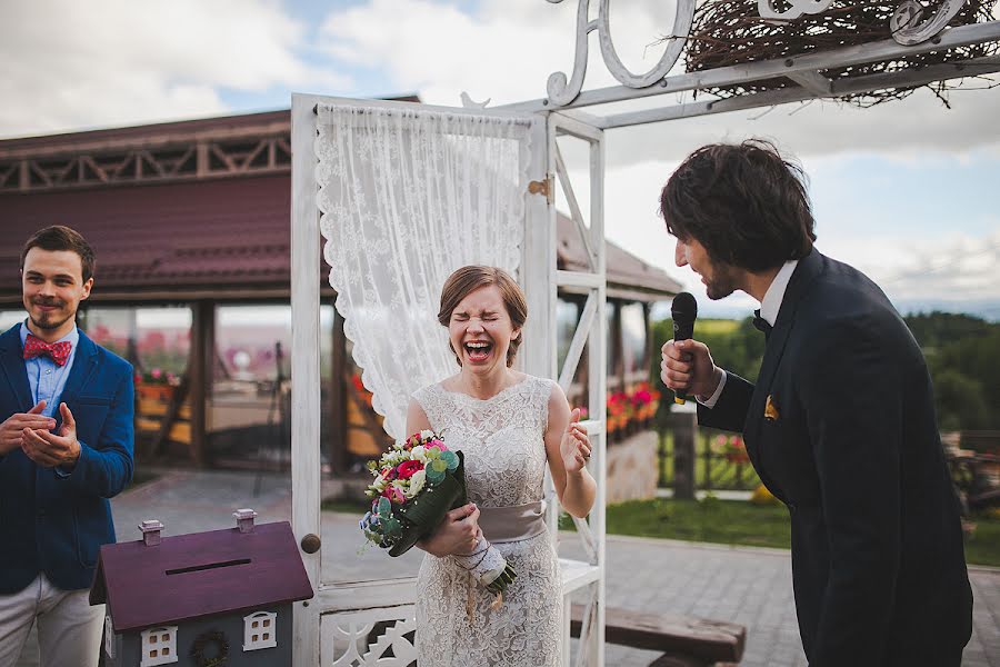 Wedding photographer Oksana Zakharchuk (youllow). Photo of 29 July 2013