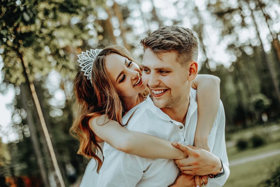ช่างภาพงานแต่งงาน Olga Ostrovskaya (ostrovmedia) ภาพเมื่อ 11 มิถุนายน 2019