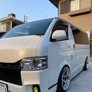 ハイエースバン TRH200V