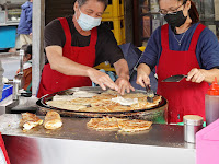 蔥抓餅（德星雜貨店前）