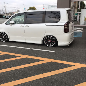 ノア ZRR70W