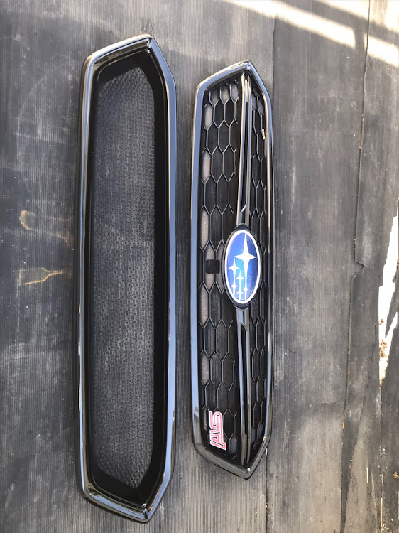 WRX STIのWRX STI・VAB・DIY・コラゾン・グリル交換に関するカスタム事例の投稿画像2枚目
