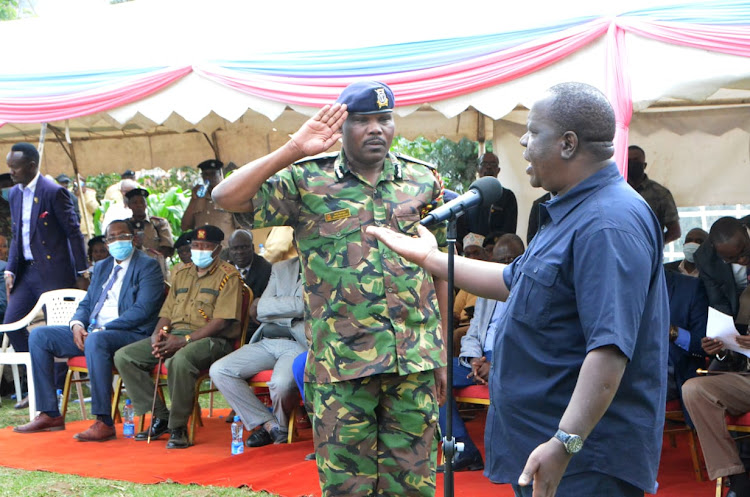 Dr. Fred Matiangi, Cabinet Secretary for Interior and coordination of national government introduces the new Nakuru County police commander Peter Mwanzo. This comes in the wake of a spate of killings that rocked the town recently. 29-06-2022 JEPTUM CHESIYNA