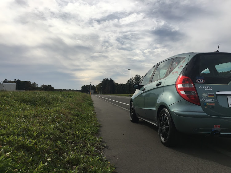 Aクラス ハッチバックのチームローガン北海道・1周年おめでとうございますに関するカスタム事例の投稿画像2枚目