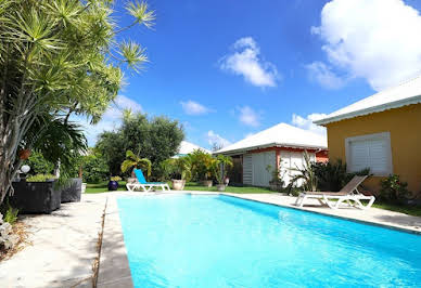 Maison avec piscine et terrasse 18