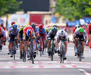 🎥 Gaviria schuift op naar derde plaats na deklassering van concurrent