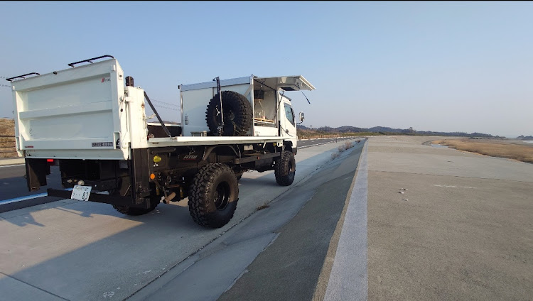 キャンターの海と愛車・高床キャンター4WDに関するカスタム事例の投稿画像1枚目