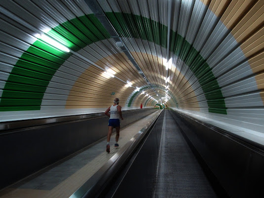 Running underground  di Giorgio Lucca