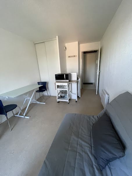 Location meublée appartement 1 pièce 17.79 m² à Amiens (80000), 405 €