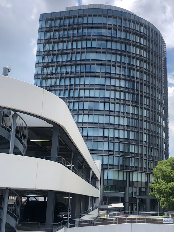 ハイエースのトヨタ会館・トヨタ本社・ストレス発散ドライブ・ホットロード豊田店に関するカスタム事例の投稿画像1枚目