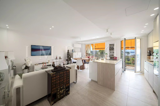 Seaside apartment with terrace 3