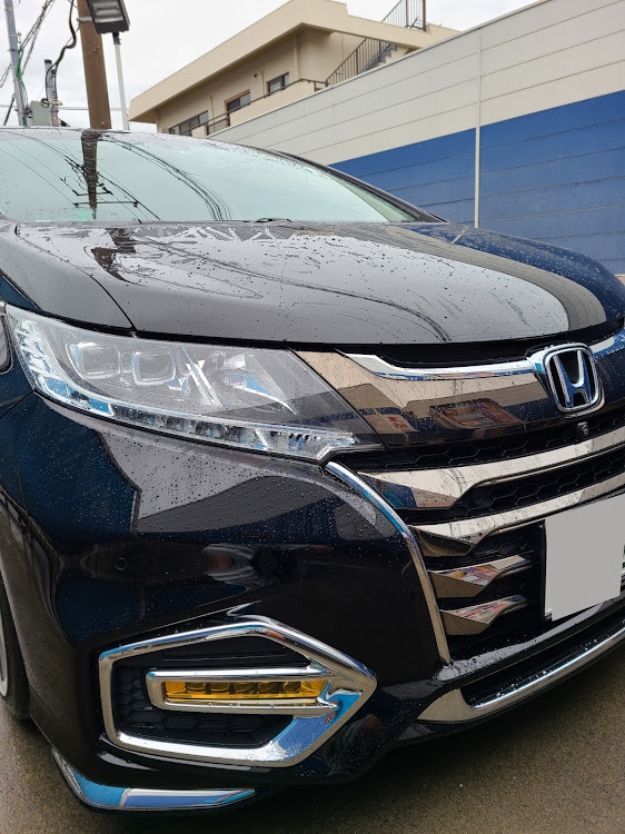 オデッセイのアーッスすんごいこれ🤣・新型発表・雨です(ー_ー;)・洗車・黒はすぐ汚れるに関するカスタム事例の投稿画像1枚目