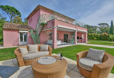 Villa avec piscine et terrasse 3