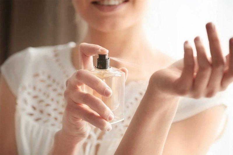 Rahasia Cara Memakai Parfum Agar Tahan Lama! | Sudutcantik.com