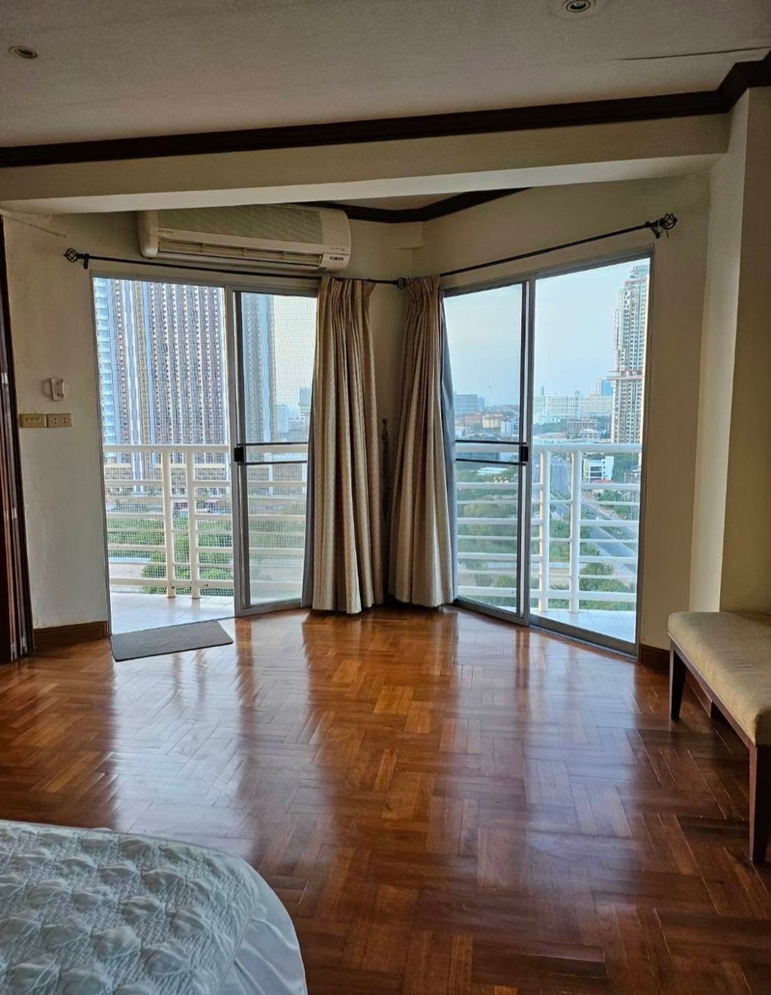 Laguna Heings - 2 Bed, Floor 7 5