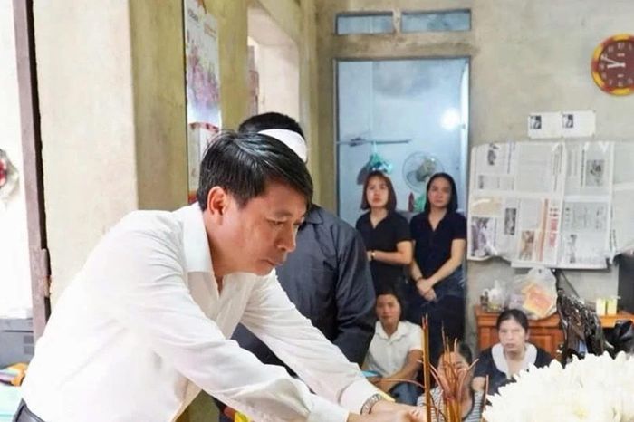 Phú Thọ thăm hỏi, chia buồn cùng gia đình có 5 học sinh đuối nước - Báo Tri thức &amp; Cuộc sống