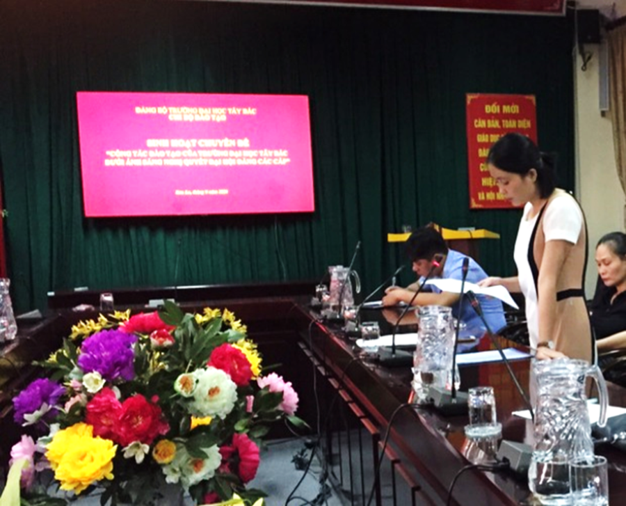Chi bộ Đào tạo sinh hoạt chuyên đề "Công tác đào tạo của Trường Đại học Tây Bắc dưới ánh sáng Nghị quyết của Đại hội Đảng các cấp"