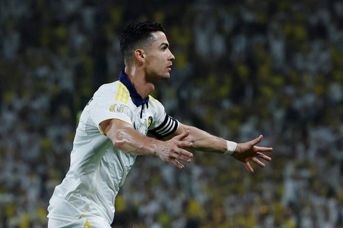Ronaldo khóc, bóng đá im lặng - Tạp chí Tri thức